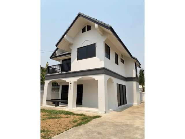 ลดราคาขายด่วนเหลือ 3.55 ล้าน ทางเข้าสวนน้ำทูปเทค เนื้อที่ 101 ตร.วา ในหมู่บ้าน​โฮมไซต์​ฮิลส์2