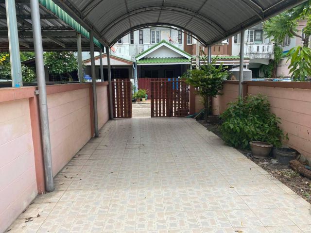 ขายทาวน์เฮ้าส์ นนทบุรี บางบัวทอง 32วา 1.75ล T0918605330