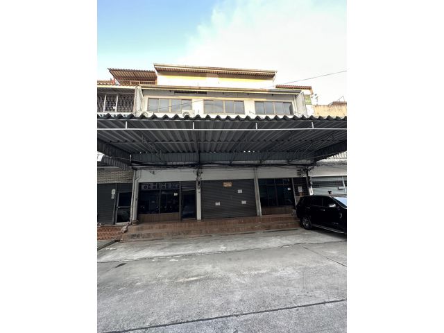 Shophouse for sale 3 units Lat Phrao Road Samsen Nok Subdistrict Huai Khwang District Bangkok