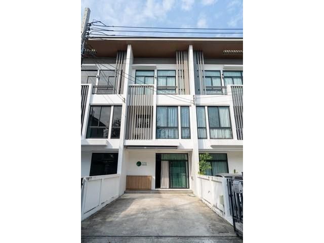 ขายทาวน์โฮม 3 ชั้น โครงการ Cozy by BNTD สตรีวิทยา 2 ซอย 15 แต่งสวยพร้อมอยู่