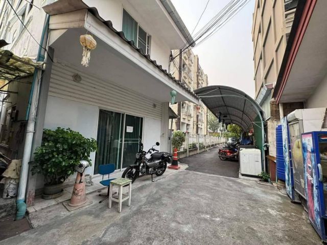 ขายหอพักพร้อมบ้านพักหลังมหาวิทยาลัยราชภัฏพร้อมผู้เช่า