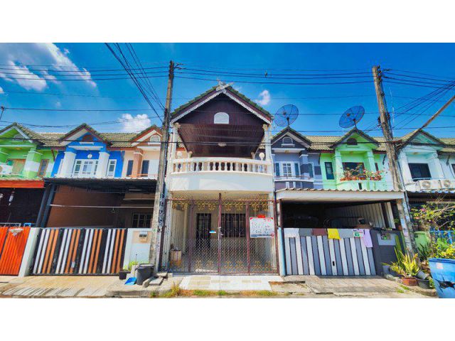 ทาวน์เฮ้าส์ หมู่บ้านไดมอนด์ วิลล์ ซอยลำลูกกา 11 ใกล้ฟิวเจอร์พาร์ค รังสิต ต่อเติมเต็มพื้นที่ ใกล้ BTS สถานีคูคต ต.คูคต อ.