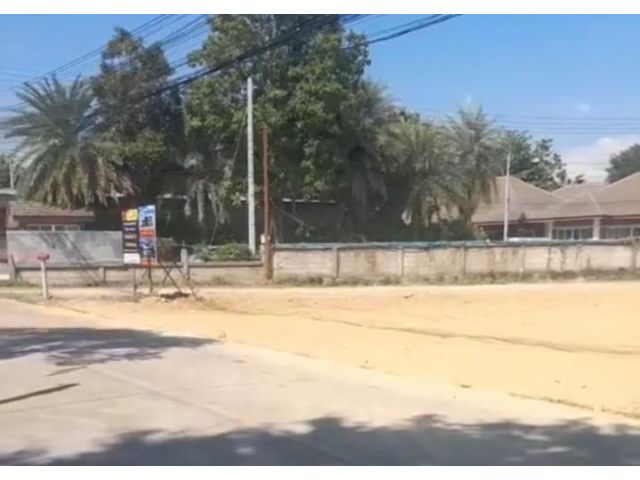 ขายที่ดินตำบลน้ำแพร่หางดงบ้านท่าไม้ลุงถมดินเรียบร้อย