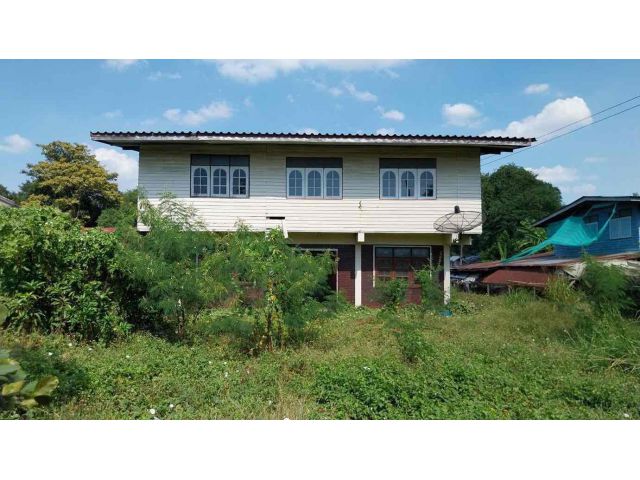ขายที่ดินติดถนน 193 ตร.วา พร้อมบ้าน 2 ชั้น
