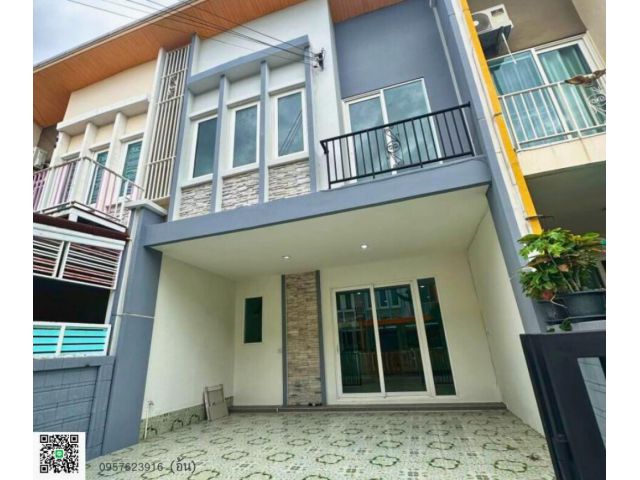 ขายด่วน! ทาวน์เฮ้าส์ 4 ห้องนอน สวยพร้อมอยู่ โครงการโกลเด้น อเวนิว แจ้งวัฒนะ-ติวานนท์