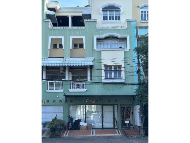 ขายถูก ทาวน์โฮมหรู 4 ชั้น Garden City Lagoon ประชาชื่น พท.31.7ตร.ว. ใกล้ ม.ธุรกิจบัณฑิต ต.ทุ่งสองห้อง อ.ดอนเมือง