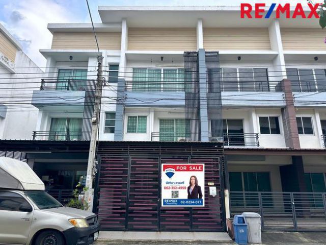 ขายทาวน์โฮมหนองแขม หมู่บ้านออทัม เรสซิเด้นซ์ เพชรเกษม 114 ติดถนนเพชรเกษม