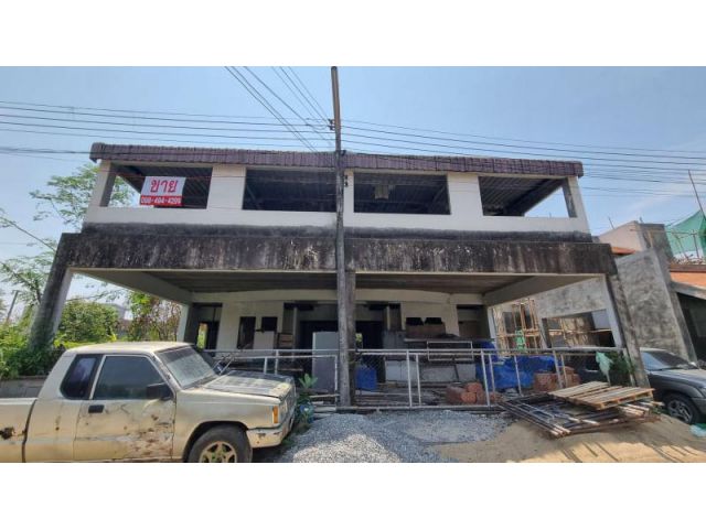 ขายบ้านแฝด ใกล้สนามบินเชียงใหม่ มี 2 หลังติดกัน แยกขายได้ หลังละ 36 ตร.ว. ราคาหลังละ 3ล้าน