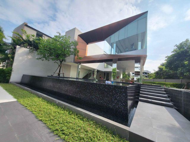 ให้เช่า ทาวน์เฮ้าส์ 3 ชั้น หมู่บ้านกลางเมือง ลาดพร้าว-เสรีไทย ซอย เสรีไทย 52