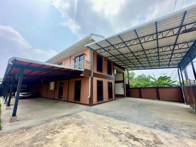 ขายด่วน โกดังตลาดไท พร้อมบ้าน 196 ตร.ว.