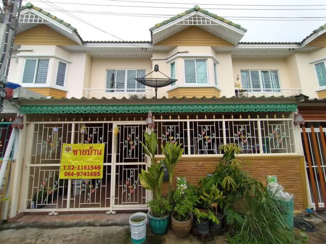 ขายทาวน์โฮม บางขุนเทียน กรุงเทพฯ 19.4วา 2.4ล T0966458046