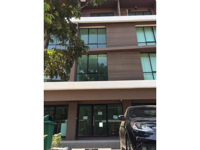 ขาย/ให้เช่า ทาวน์โฮม 4 ชั้น โครงการ Biz Pattanakarn-Onnut (พัฒนาการ-อ่อนนุชตัดใหม่) พร้อมอยู่