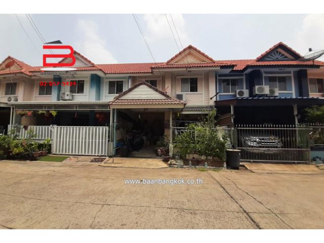 ทาวน์เฮาส์ หมู่บ้าน พฤกษา D เนื้อที่ 18 ตรว. ถนนรังสิต-นครนายก ต.คลองสาม อ.คลองหลวง จ.ปทุมฯ