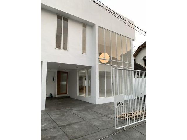 PT12 ขายบ้านเดี่ยว ซอย รัชดาภิเษก 32 ลาดพร้าว 41รีโนเวทใหม่ บ้านสีขาว เฟอร์นิเจอร์ไม้ ออกแบบและรีโนเวทโดยดีไซน์เนอร์จากบ