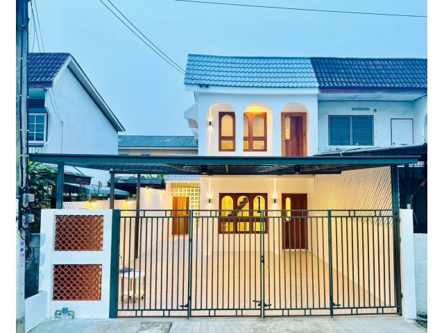 หมู่บ้านบัวทองเคหะซอยไพลิน