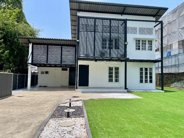 ให้เช่าบ้านเดี่ยว 2ชั้น ขนาดใหญ่เหมาะทำโฮมออฟฟิศ ถนนรามอินทรา42 ใกล้ซอยนวลจันทร์ รหัสC6131