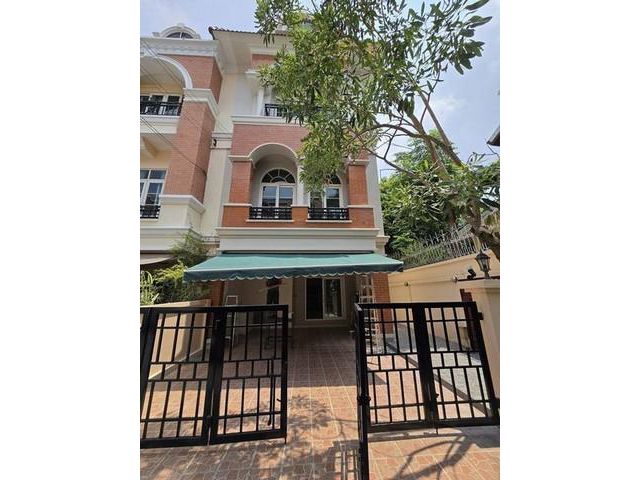 PT12 ให้เช่า ขายทาวน์โฮม  Casa City คาซ่าซิตี้ ลาดพร้าว ซอยโยธินพัฒนา 3 (รีโนเวทใหม่) 3 ชั้น หลังมุม 3 ห้องนอน ถนนประดิษ