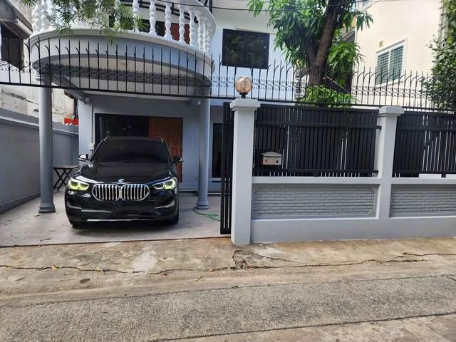 P210 ให้เช่าบ้านเดี่ยว 2 ชั้น ซอยสุขุมวิท 60/1 รีโนเวทใหม่ ใกล้ bts บางจาก เหมาะอยู่อาศัยและทำออฟฟิศ