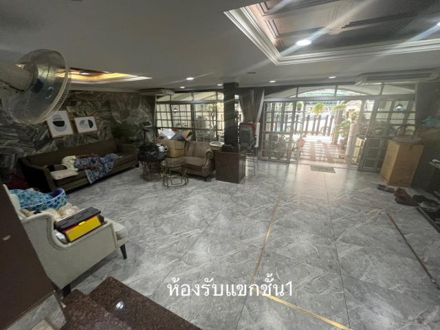 ขาย/เช่า บ้านทาวน์เฮ้าส์ 5 ชั้น ย่านสุขุมวิท หรูหรา