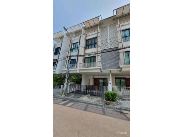 ขายด่วน ทาวน์โฮม 4ชั้น หมู่บ้านอารียา สุขุมวิท77 (N.983)