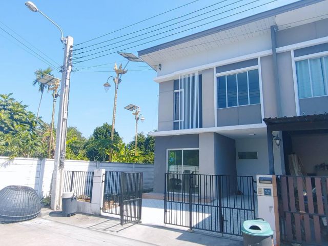 ทาวน์เฮ้าส์ 2 ชั้น 40.2 ตร.ว. หมู่บ้านพฤกษาวิลล์92 อ่อนนุช-สุวรรณภูมิ