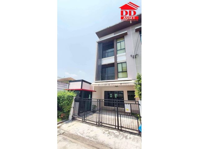 ขายทาวน์เฮ้าส์ 3 ชั้น บ้านกลางเมือง นวมินทร์ 42