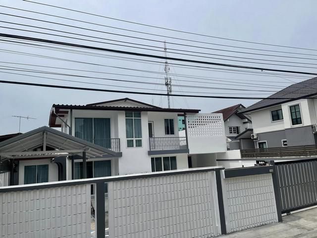 PP198 ขายบ้าน 4 ห้องนอน ซอยพหลโยธิน 48  ใกล้รถไฟฟ้าสถานีสายหยุด ขนาด 74 ตรว 400ตรม บ้านทิศเหนือ รีโนเวทใหม่ อนุสาวรีย์ เ