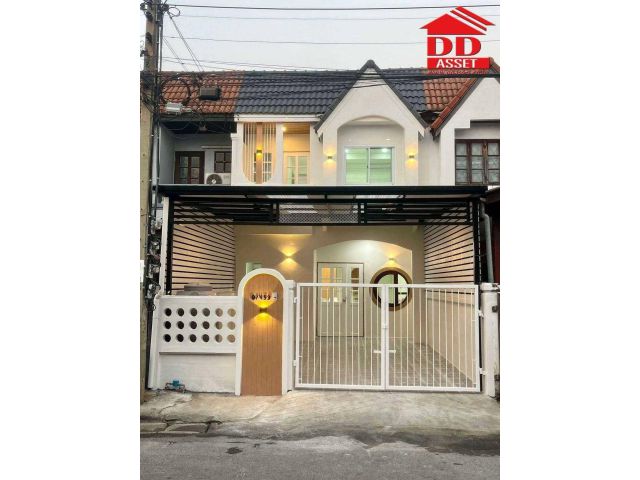 ขายทาวน์เฮ้าส์ 2 ชั้นรีโนเวทใหม่ หมู่บ้านบัวทอง 2 นนทบุรี  ใกล้รถไฟฟ้าสถานีคลองไผ่ เซ็นทรัลเวสต์เกต