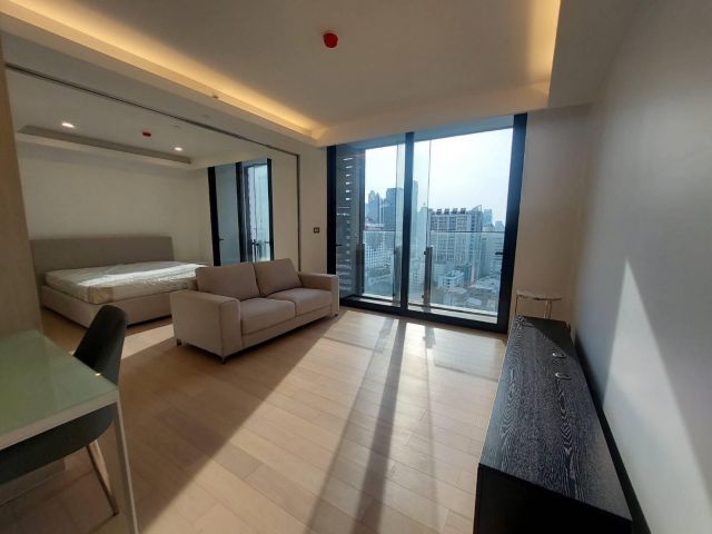 โครงการ“ The Circle Sukhumvit 11  Eco luxury condominium