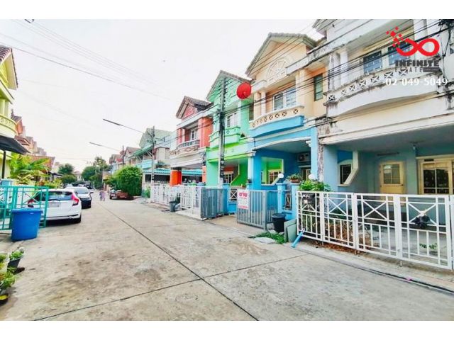 ขายทาวน์เฮาส์ 2 ชั้น หมู่บ้านมณีรินทร์เลคแอนด์พาร์ค ถนนสะพานนนทบุรี-บางบัวทอง