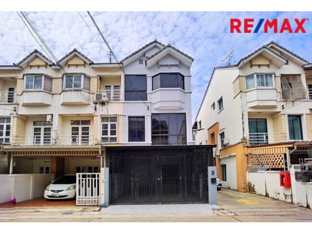 ทาวน์โฮมประชาชื่น งามวงศ์วาน 3 ชั้น หลังมุม วิชั่น วิลล์ 4 (Vision Ville 4) ซอย สามัคคี 34 พื้นที่ 30 ตรว. รีโนเวทสวยมาก