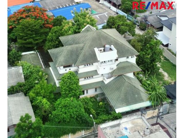 บ้านเดี่ยว 3 ชั้น ติวานนท์ เนื้อที่ 252 ตร.วา หลังริม ทรายทองนิเวศน์ สนามบินน้ำ ใกล้รถไฟฟ้าสายสีชมพู สถานีสามัคคี หลังให