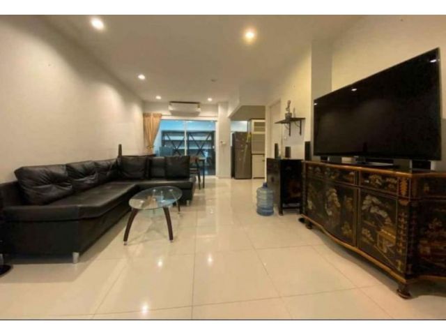 ให้เช่า ทาวน์โฮม N933 พาทิโอ พัฒนาการ 170 ตรม. 42 ตร.วา