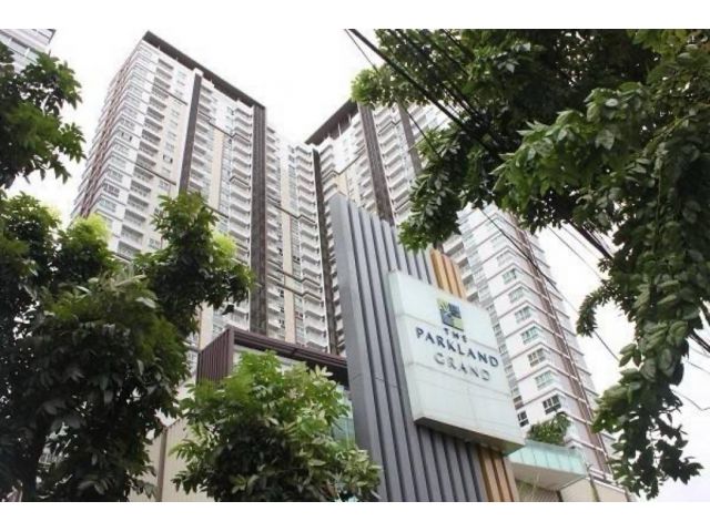 ขาย คอนโด The ParkLand Grand Taksin  41.72 ตรม. 1 bath 1 living 1 balcony 1 fix  parking