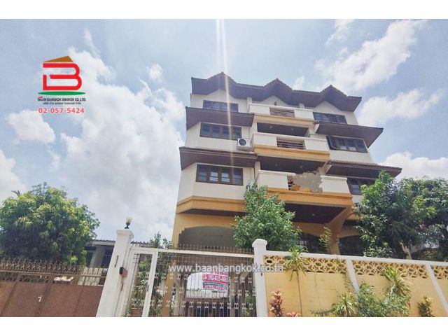 บ้านเดี่ยว ซอยสุขุมวิท 99 ตรงข้ามซอยสุขุมวิท 62 เนื้อที่ 115 ตรว. ถนนสุขุมวิท แขวงบางจาก เขตพระโขนง กรุงเทพมหานคร