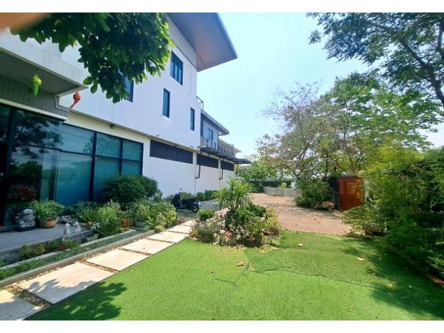ขายโฮมออฟฟิศ หมู่บ้านสวนหลวงนิเวศน์ ถนนเฉลิมพระเกียรติ ร.9 ประเวศ กรุงเทพมหานคร