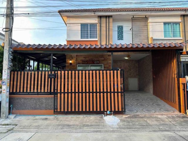 ขายทาวน์เฮ้าส์ 2 ชั้น บ้านพฤกษา 82 ประชาอุทิศ-พระราม 2 ต.ในคลองบางปลากด อ.พระสมุทรเจดีย์ จ.สมุทรปราการ