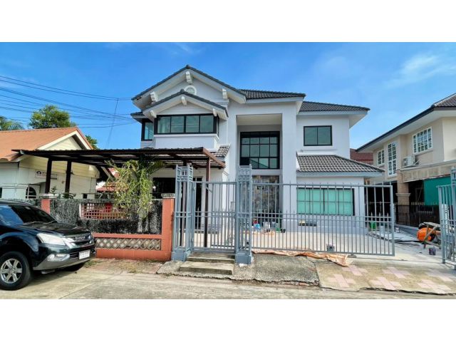 ขายด่วน ขายถูก (sale) บ้านเดี่ยวหลังใหญ่ หมู่บ้านชลลดา คู้บอน