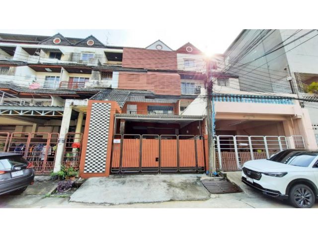 ขาย ทาวน์โฮม 4 ชั้น วราธรวิลล์ พัฒนาการ 44 31.5 ตร.วา 5 นอน 4 น้ำ รีโนเวทใหม่ เฟอร์และไฟฟ้าครบ พร้อมอยู่ ใกล้ BTS