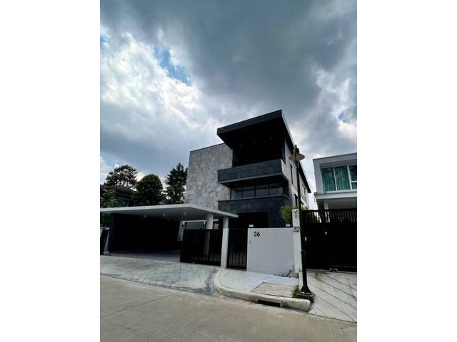 PT12 ขายบ้านเดี่ยว 3 ชั้น สร้างใหม่ พร้อมลิฟท์ และสระว่ายน้ำส่วนตัว ใกล้สี่แยกวงศ์สว่าง ถนนรัชดาภิเษก ซอย 66 แขวงวงศ์สว่