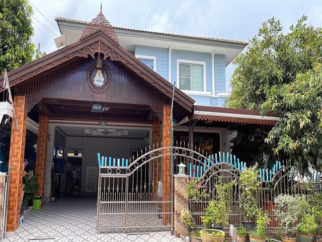 ขายบ้านเดี่ยว 2 ชั้น เนื้อที่ 61.6 ตร.ว โครงการ ชลลดา-สุวรรณภูมิ ใกล้รถไฟฟ้า Airport Link สถานีลาดกระบัง จ.สมุทรปราการ