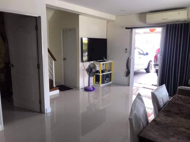 ขายทาวน์เฮ้าส์ ลาดหลุมแก้ว ปทุมธานี 27.4วา 3.6ล T0918605330