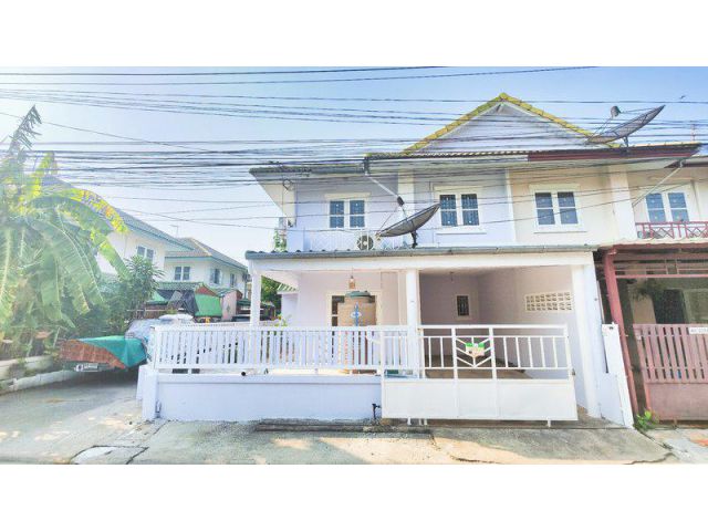 ทาวน์เฮ้าส์ รีโนเวทใหม่ หมู่บ้านพฤกษา บี รังสิต-คลอง 3 ถนนเลียบคลองสาม ใกล้ถนนคลองหลวงและถนนรังสิต-นครนายก หลังริม
