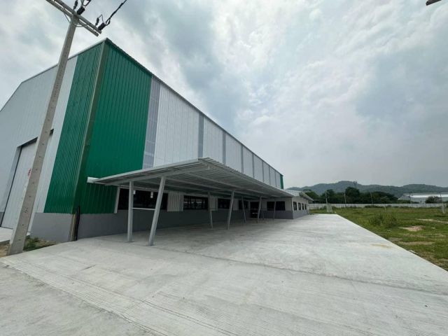 โรงงานให้เช่า 1,500 ตรม.  ใกล้มอเตอร์เวย์ บางแสน ชลบุรี