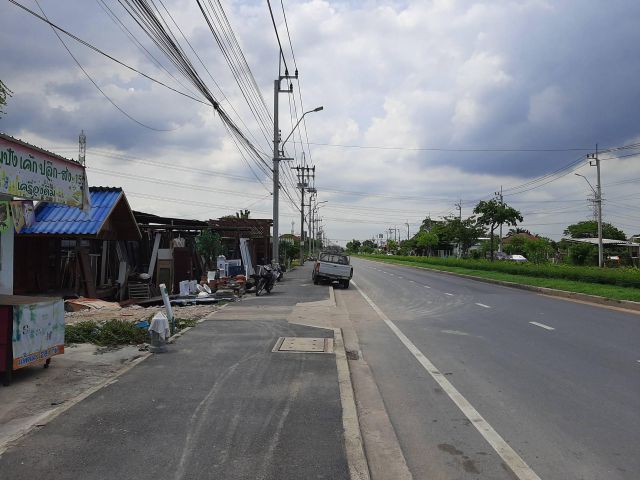 ขายที่ดินเปล่าสวยๆ 6-1-38 ไร่ ติดถนนคุ้มเกล้า-เจ้าคุณทหาร (แบ่งขายได้)