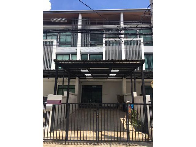 P226 ให้เช่า ทาวน์โฮม 3 ชั้น Cozy Town Home 3 ชั้น ลาดพร้าว 71 ซอยนาคนิวาส ใกล้สำนักงานเขตลาดพร้าว ใกล้ CDC คริสตัลปาร์ค