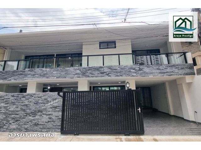 ทาวน์เฮ้าส์ สุขุมวิท26 รีโนเวทตกแต่งพร้อมอยู่