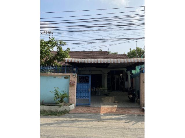 ขายที่ดิน มีสิ่งปลูกสร้าง ทำเลทอง  เนื้อที่ 30 ตรว.  ซอย พหลโยธิน 63