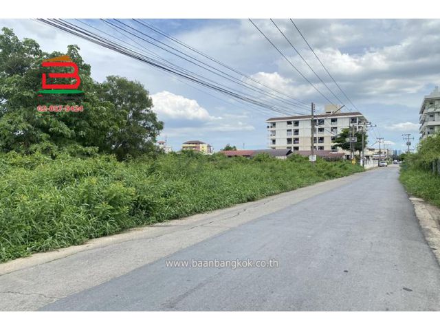 ที่ดินเปล่า รังสิต-นครนายก คลอง 1 (ซอยรังสิต-นครนายก 10) เนื้อที่ 303 ตรว. ถนนรังสิต-นครนายก ตำบลประชาธิปัตย์ อำเภอธัญบ