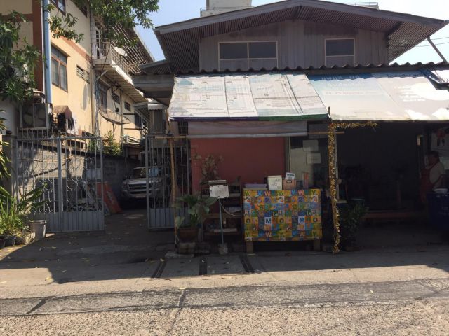 ขายบ้านเดี่ยว 2 ชั้น 53 ตร.ว ซ.ท่านผู้หญิง ถ.เทพารักษ์ บ้านสภาพดีติดถนนเมน รีบขายด่วน สนใจต่อรองได้เข้าซอยเพียง 500 เมตร